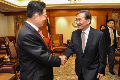 タイ軍事政権副首相、外相としての初仕事は日米大使との会談 画像