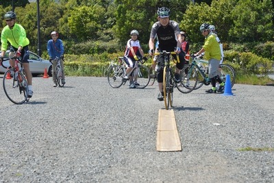 スキルに合わせ基礎からしっかり学べる「オトナのための自転車学校」 画像