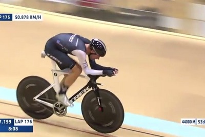 「1時間でどれだけ走れるか」前人未到51km超の世界新記録 画像