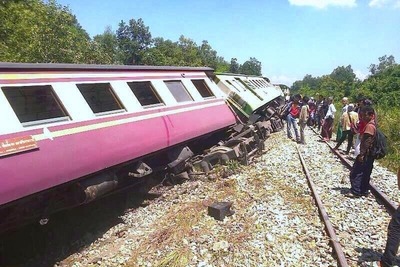 タイ国鉄、南部の路線で脱線事故 画像