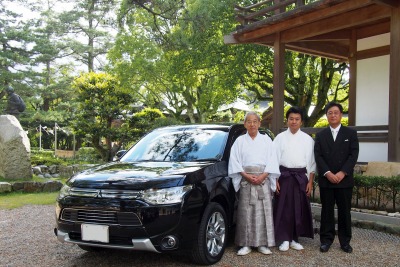 三菱自動車、出雲大社に アウトランダーPHEV を奉納 画像