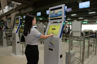バンコク・スワンナプーム空港で、タクシー予約専用端末が登場 画像