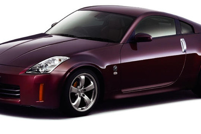 日産 フェアレディZ に19インチタイヤなどを装着した期間限定車 画像