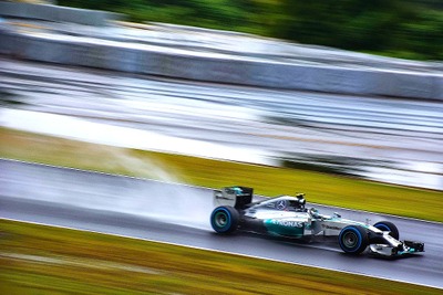 【F1 日本GP】悪天候の過酷な鈴鹿、ハミルトンが強さ見せる［写真蔵］ 画像
