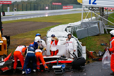 F1日本GPで事故のビアンキ、“びまん性軸索損傷”と診断…家族が声明 画像