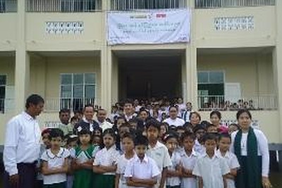 真新しい校舎に喜びの笑顔…日本の慈善団体がミャンマーに小学校を寄贈 画像