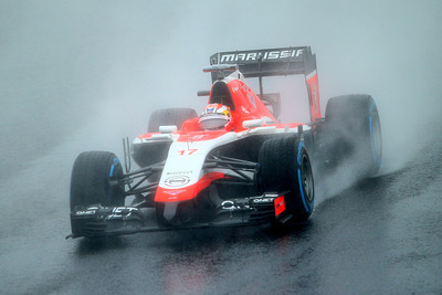 【F1 ロシアGP】マルシャ、ビアンキの回復を願い1台体制…ガレージに17番のマシン 画像