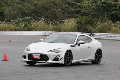 【86 TRD 14R-60 試乗】86の一つの理想形、サーキットで感じた実力の高さ 画像