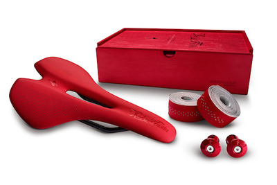 スペシャライズドから、化粧箱に入った3つの個性の限定サドル 画像