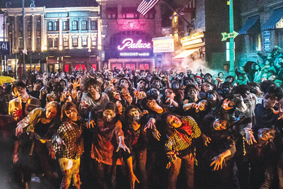 USJのハロウィンは、2000人のゾンビが一斉に踊るスリラーダンス 画像