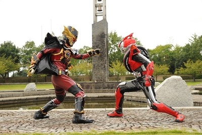 今度は仮面ライダー「ルパン」!? ピース綾部が変身 画像