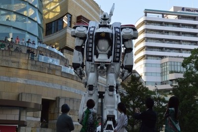 東京国際映画祭、六本木に「パトレイバー」立つ 画像