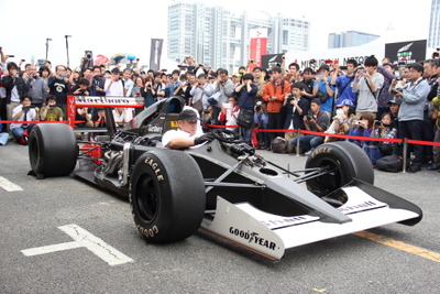 【モータースポーツジャパン 14】伝説のサウンドがお台場に響き渡る…マクラーレン・ホンダMP4/6 画像