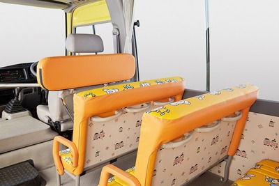 トヨタ、コースター幼児専用車向けの後付け保護パッドセットを発売 画像