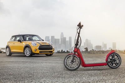 【ロサンゼルスモーターショー14】MINI、シティサーファー・コンセプト初公開…電動キックスクーターの提案 画像