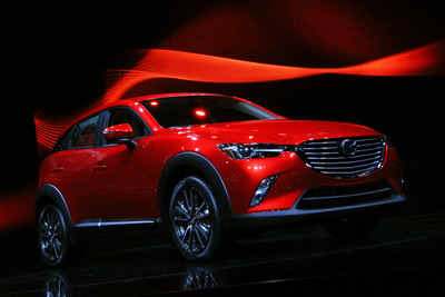 【マツダ CX-3 発表】「ロードスターと対をなす魂動デザイン」前田デザイン本部長 画像