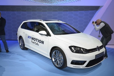 【ロサンゼルスモーターショー14】VW、6年ぶりに燃料電池車を発表…ゴルフ ベースのハイモーション 画像