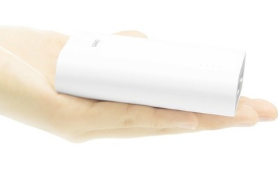 容量たっぷり13400mAhのモバイルバッテリーが、税・送料込み2780円 画像