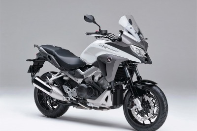 ホンダ、アドベンチャーツアラー VFR800X を発売…冒険心をくすぐるスタイリング 画像