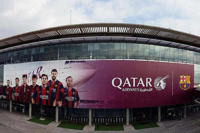カタール航空、FCバルセロナ本拠地の壁面広告を変更…メッシやネイマールが登場 画像