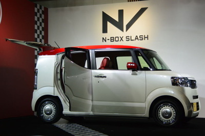 【ホンダ N-BOXスラッシュ 発表】ヒンジドア採用で乗り降りしやすく…後席スライド機構も 画像