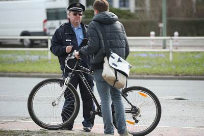 クルマと自転車の接触事故、最も多いのは「交差点での出会い頭」 画像