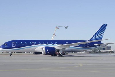 アゼルバイジャン航空、787ドリームライナー初号機を受領 画像