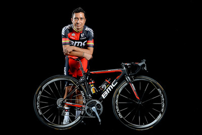 練習中のレーサーを脅しマシンを奪おうとした強盗を逮捕　コロンビア 画像