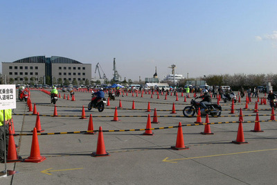 【東京モーターサイクルショー06】人気の試乗車はホンダとドゥカティ 画像