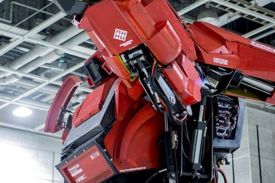 「Amazon」で買える全長3.8mのロボット…価格は1億2000万円ナリ 画像