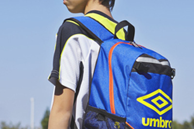 「汚れものは別に」「夜も安心の反射材」…サッカー少年の母の声が作ったバッグ 画像