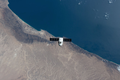 国際宇宙ステーション補給フライトのドラゴン補給船運用5号機、ミッション終了 画像