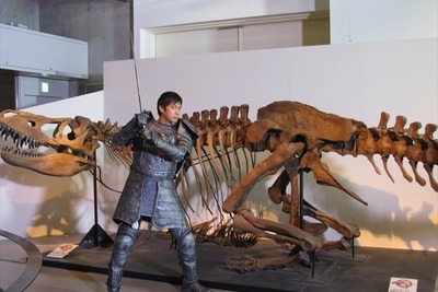 チュートリアル徳井、映画『ナイトミュージアム』を本物の博物館からPR 画像