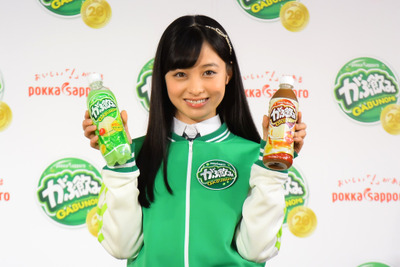 天使過ぎるアイドル橋本環奈、ジャージ姿で「がぶ飲み」 画像