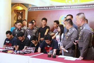 タイでまたもニセ警官…外国人労働者に声かけ所持品を強奪 画像