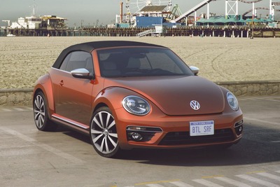 【ニューヨークモーターショー15】VW ザ・ビートル カブリオレ に夏仕様…ハバネロオレンジで塗装 画像