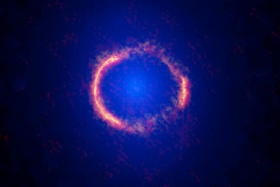 アルマ望遠鏡、超高解像度で遠方銀河と小惑星の撮影に成功 画像