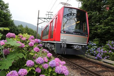箱根登山鉄道、今年の『夜のあじさい号』は「アレグラ」も使用 画像