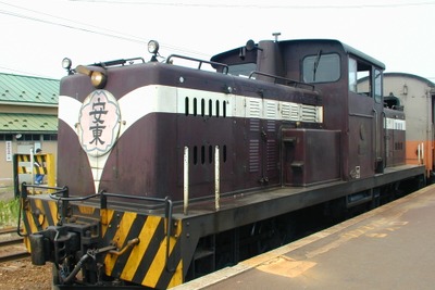 津軽鉄道、春の客車列車は気動車けん引に 画像