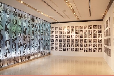 巨匠レスリー・キーが撮りおろした111名のポートレートが「Gap」原宿に 画像