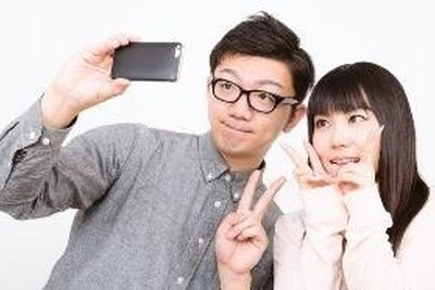 「30cm」がボーダーライン…「他人の体臭が気になる」距離を調査 画像