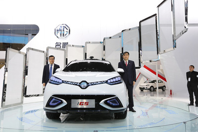 【上海モーターショー15】中国上海汽車、自動運転SUV『MG iGS』を初公開 画像