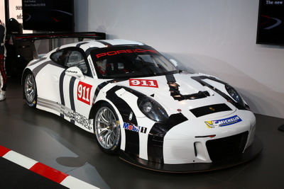 【ニュル24時間 2015】ポルシェ、新型GT3マシン『911 GT3R』を初公開…GTレース界 再席巻なるか？ 画像