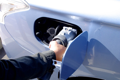 ファブスコ、EV用急速充電器の購入事業者に120万円を追加補助 画像