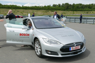【ボッシュ Boxberg15】自動運転実験車両、テスラ「モデルS ボッシュ改」に試乗してわかったこと 画像