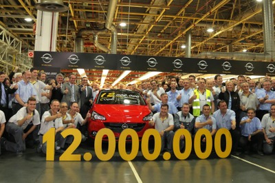 GMスペイン工場、累計生産1200万台…33年で達成 画像