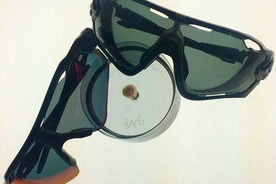 オークリー、特殊加工でスポーツサングラスの度付きレンズ対応を拡充 画像