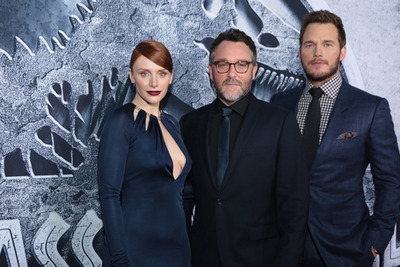 ハリウッドに「ジュラシック・パーク」入場ゲートが出現…プレミア大盛況 画像