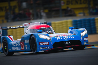 【ルマン24時間 2015】日産 GT-R LM NISMO 21号車がドアが開いてしまうトラブル 画像