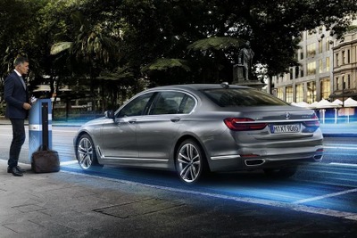 BMW 7シリーズ 新型にPHV…燃費は47.6km/リットル 画像